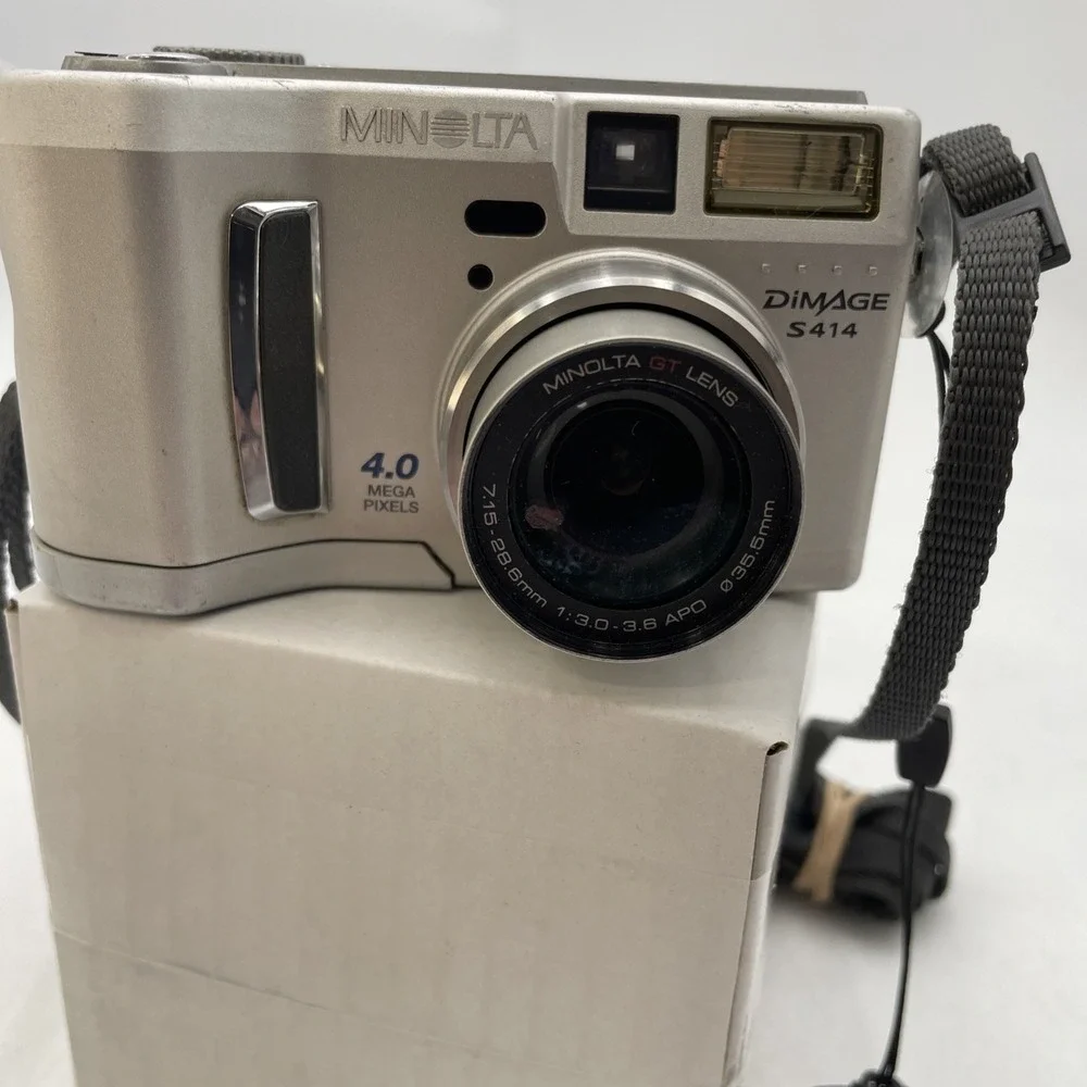 Konica Minolta DiMAGE Xg Digital Camera Silver 5.1-17.1mm Zoom Lens Compact